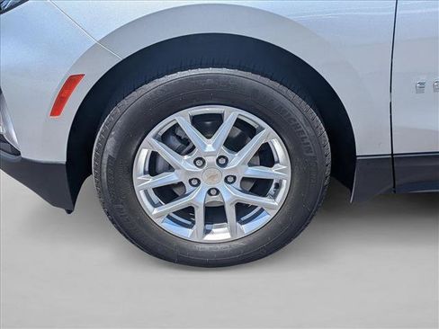 Used 2022 Chevrolet Equinox LT FWD image 15