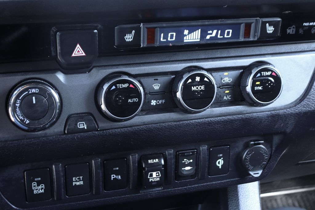 Used 2018 Toyota Tacoma TRD Off-Road AWD/4WD image 29