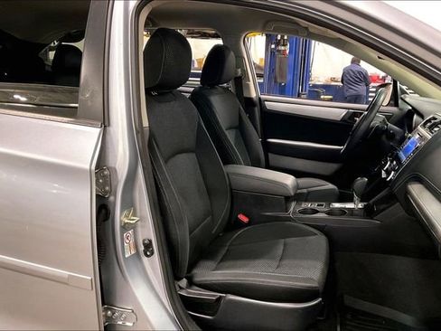 Used 2018 Subaru Outback 2.5i Premium image 7