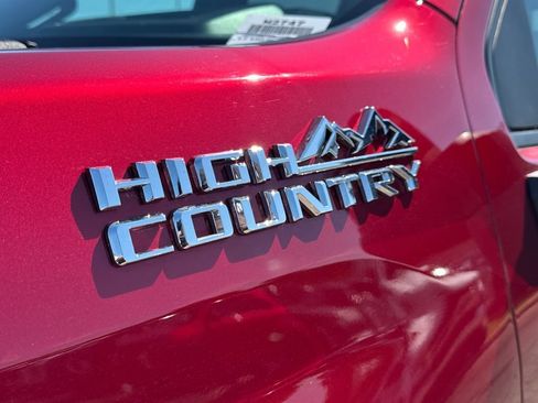 Used 2024 Chevrolet Silverado 2500 High Country w/ Technology Package AWD/4WD image 44