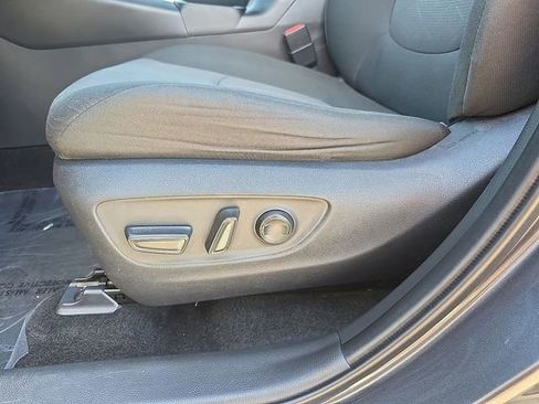 Used 2025 Toyota RAV4 XLE image 39