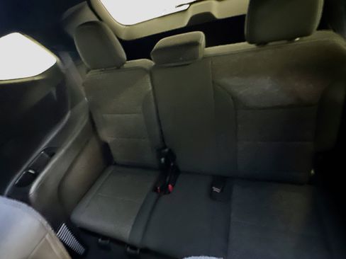 Used 2025 Chevrolet Traverse LT image 30