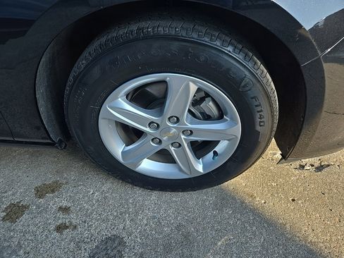 Used 2022 Chevrolet Malibu LS image 24