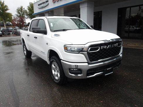 New 2026 RAM 1500 4x4 Crew Cab image 2