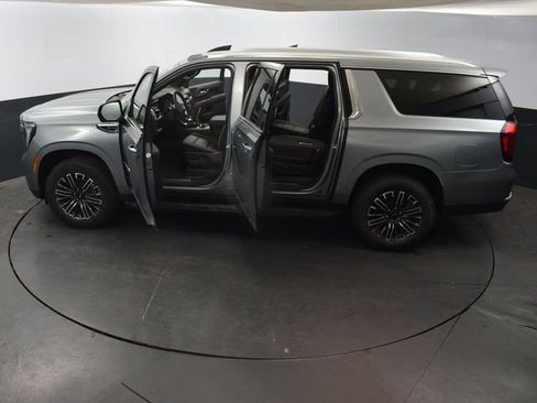 Used 2025 GMC Yukon XL Elevation image 68
