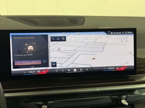 Used 2025 BMW X5 xDrive50e image 27