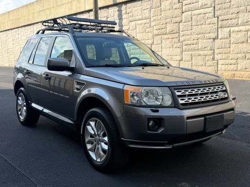 Used 2011 Land Rover LR2 HSE AWD/4WD image 4