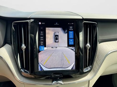 Certified 2024 Volvo XC60 B5 Ultimate w/ Protection Package Premier AWD/4WD image 27