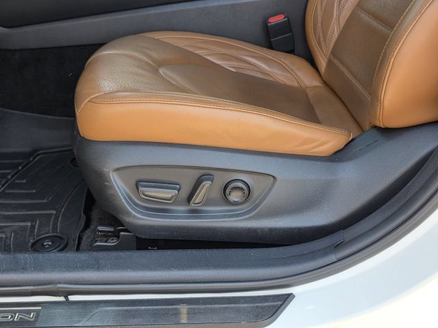 Used 2021 Toyota Avalon Limited FWD image 15