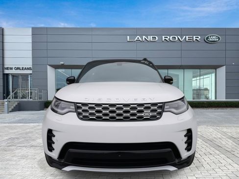 New 2024 Land Rover Discovery Metropolitan Edition image 2