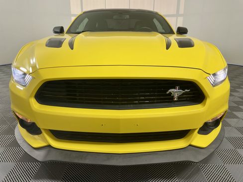Used 2017 Ford Mustang GT Premium RWD image 9
