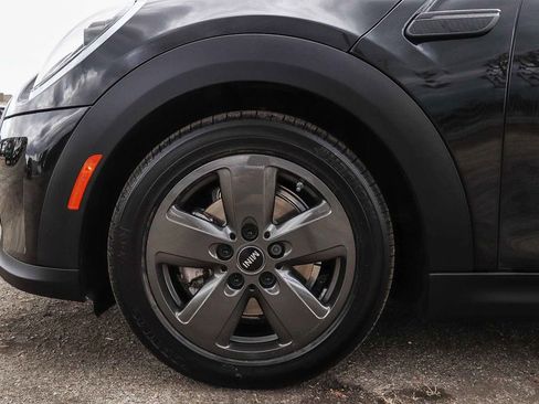 Used 2024 MINI Cooper 2-Door Hardtop FWD image 18