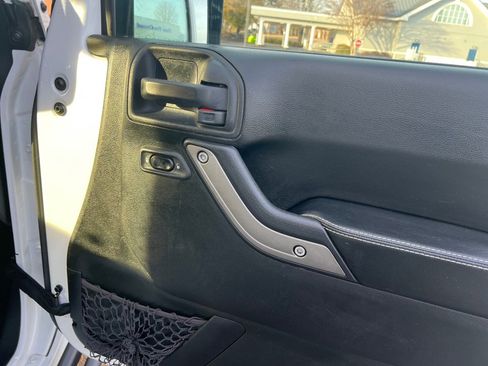 Used 2018 Jeep Wrangler Sport image 35