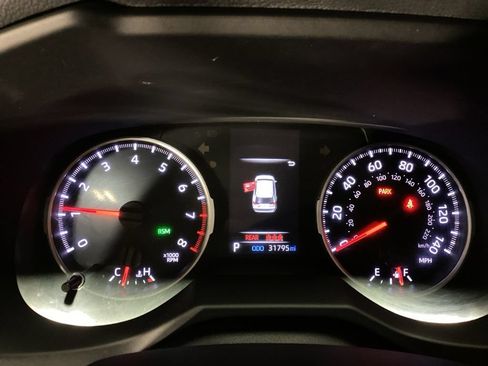Used 2021 Toyota RAV4 LE AWD/4WD image 12