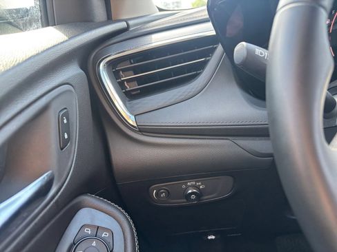 Used 2025 Buick Encore GX Preferred FWD image 33