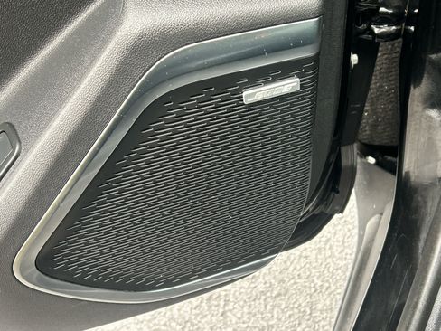 Used 2025 GMC Acadia Elevation image 21