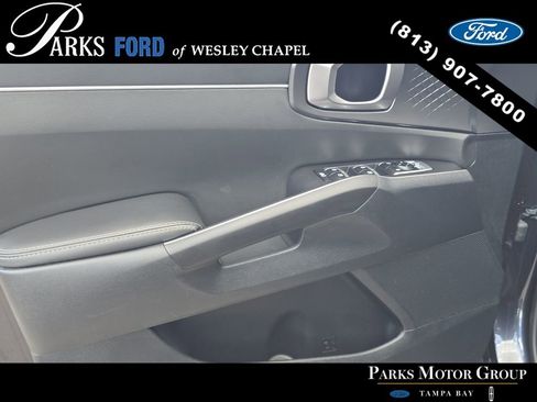 Used 2025 Kia Sorento EX w/ Panoramic Sunroof Package image 17