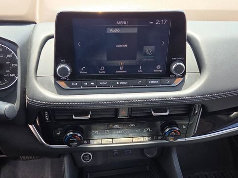 Used 2022 Nissan Rogue SL AWD/4WD image 17