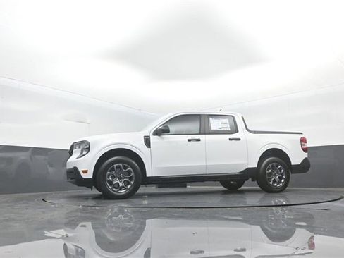 New 2025 Ford Maverick XLT image 34