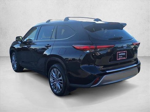 Certified 2021 Toyota Highlander Platinum image 7