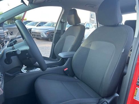 Used 2026 Hyundai Kona SE image 6