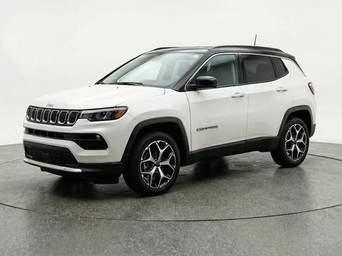 Used 2025 Jeep Compass Limited image 3