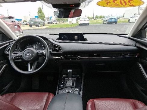 Used 2025 MAZDA CX-30 AWD 2.5 S w/ Preferred Package image 8