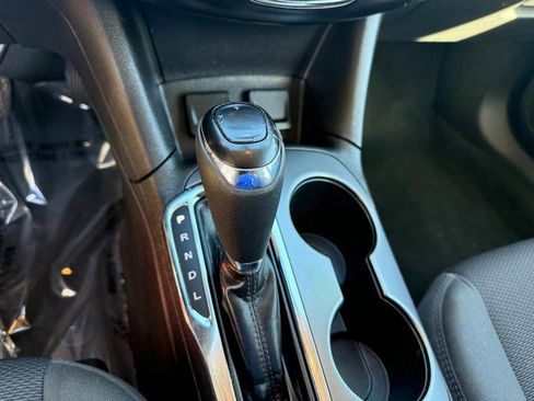 Used 2017 Chevrolet Cruze LT image 28