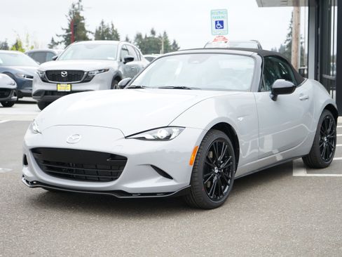 New 2026 MAZDA MX-5 Miata Club w/ Interior Package RWD image 9