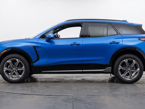 Used 2025 Chevrolet Blazer LT FWD image 5
