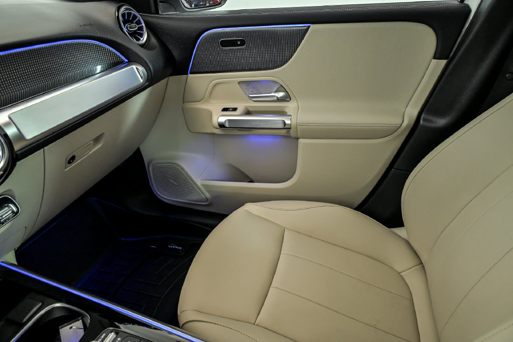 Used 2022 Mercedes-Benz EQB 300 4MATIC image 24