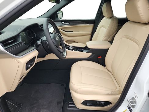 New 2026 Jeep Grand Cherokee L Limited AWD/4WD image 12