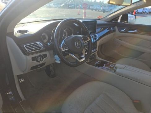 Used 2015 Mercedes-Benz CLS 550 4MATIC w/ Premium Package image 6