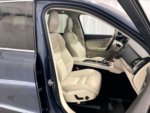 Used 2023 Volvo XC90 B6 Plus w/ Protection Package AWD/4WD image 11