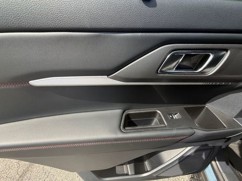 Used 2025 Ford Explorer ST-Line w/ Premium Package image 25