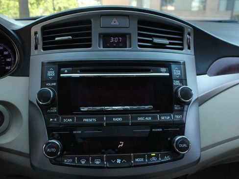 Used 2011 Toyota Avalon FWD image 32