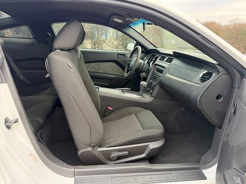 Used 2010 Ford Mustang Coupe image 23