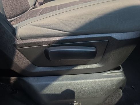Used 2018 RAM 1500 Big Horn AWD/4WD image 35