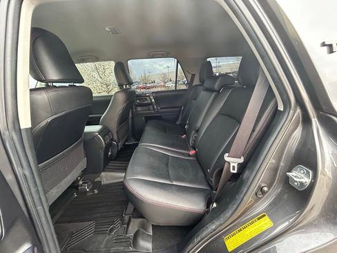 Used 2022 Toyota 4Runner TRD Off-Road Premium AWD/4WD image 27