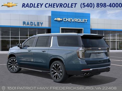 New 2026 Chevrolet Suburban High Country image 3