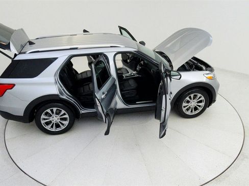 Used 2023 Ford Explorer Limited w/ Equipment Group 301A image 32