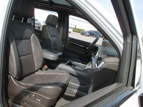 Used 2023 GMC Yukon Denali image 26