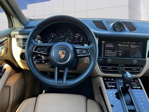 Used 2024 Porsche Macan image 13