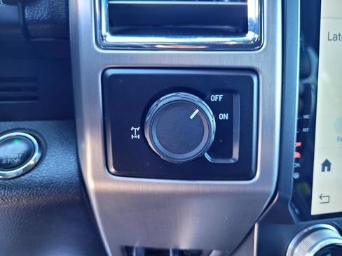 Used 2015 Ford F150 Platinum w/ Equipment Group 701A Luxury RWD image 17