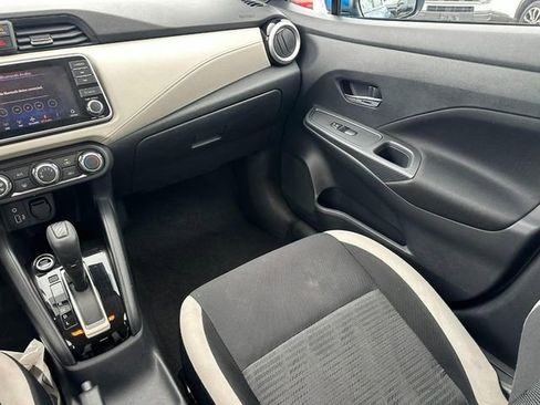 Used 2022 Nissan Versa SV image 15
