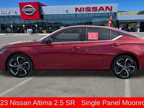 Used 2023 Nissan Altima 2.5 SR w/ SR Premium Package image 6