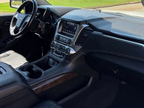 Used 2018 Chevrolet Suburban LT AWD/4WD image 9