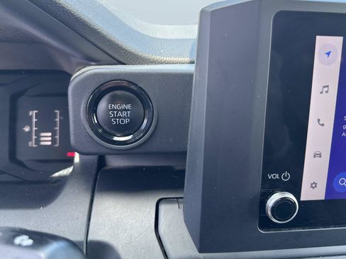 Used 2025 Toyota Tacoma SR AWD/4WD image 18