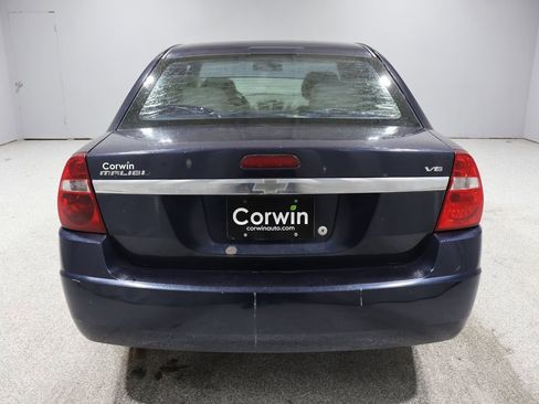 Used 2005 Chevrolet Malibu V6 w/ Preferred Equipment Group image 3