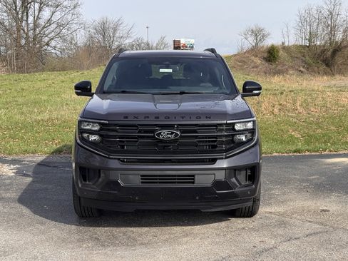 New 2026 Ford Expedition Platinum image 6